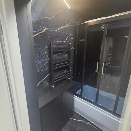 Ventana Free Parking