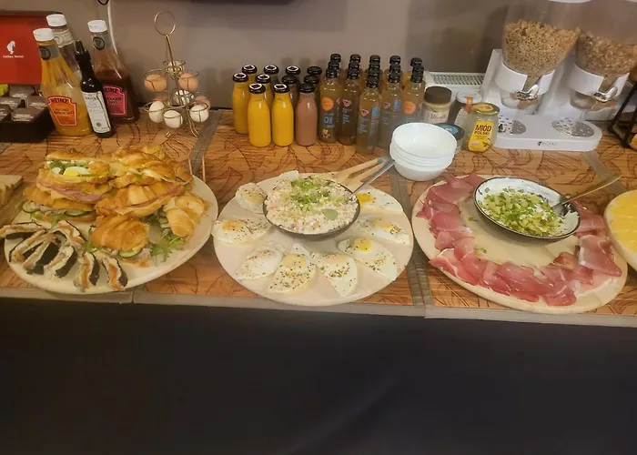 Ventana Free Parking Sniadanie W Cenie 3* بوزنان