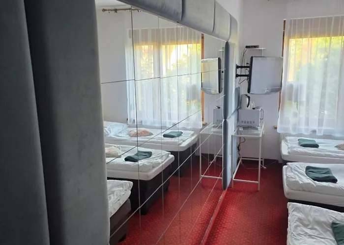 Bed & Breakfast Villa Ventana Poznan City Free Parking Sniadanie W Cenie 3*