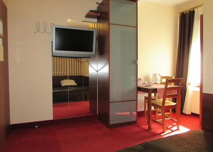 Bed & Breakfast Villa Ventana Poznan City Free Parking Sniadanie W Cenie 3*